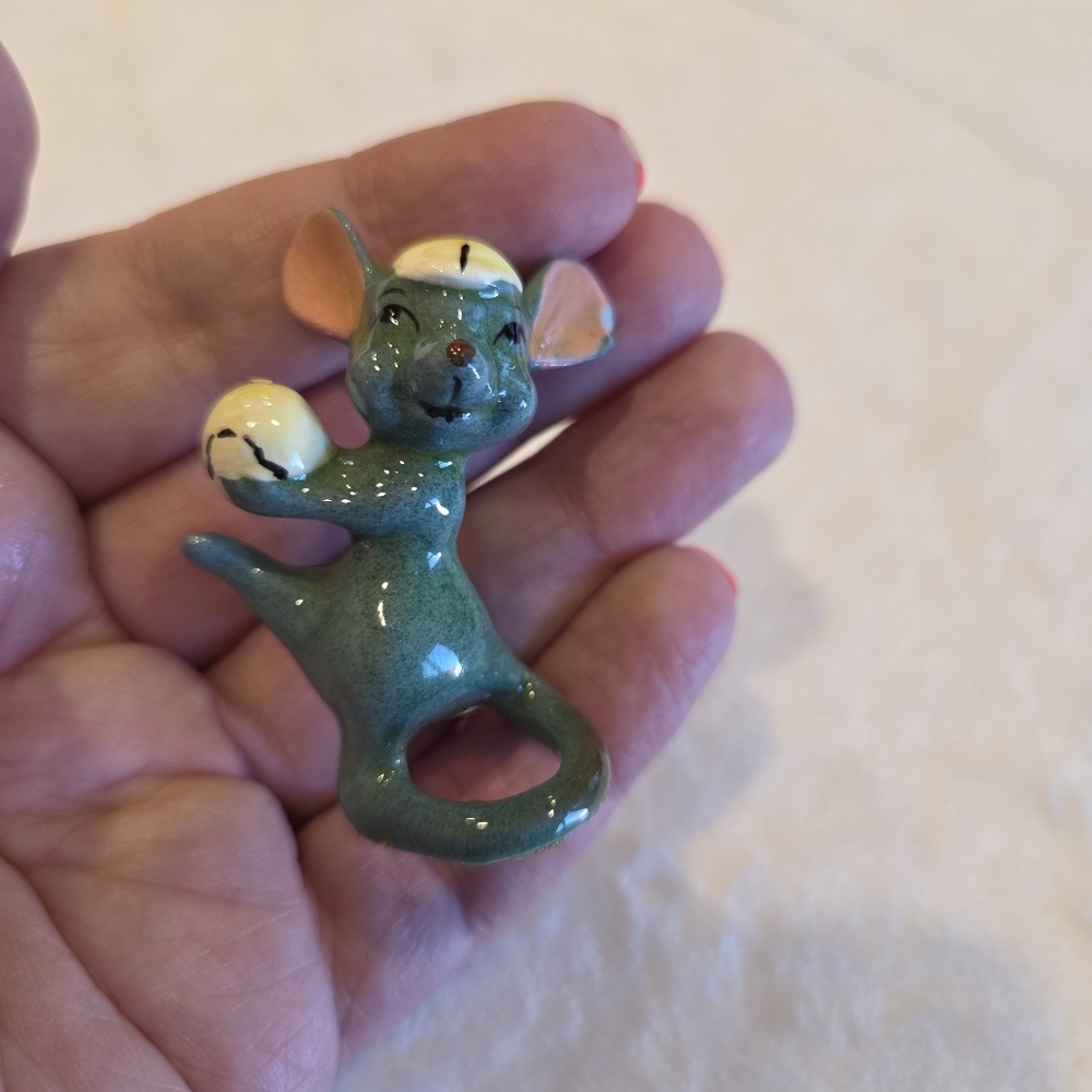 Vintage Japan Set of 3 Porcelain Ceramic Baseball Mice Catcher, Batter, Pitcher - Picture 11 of 16